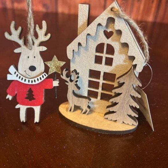 Wooden Reindeer & House Christmas Ornament Decor by silver tree - Picture 4 of 4